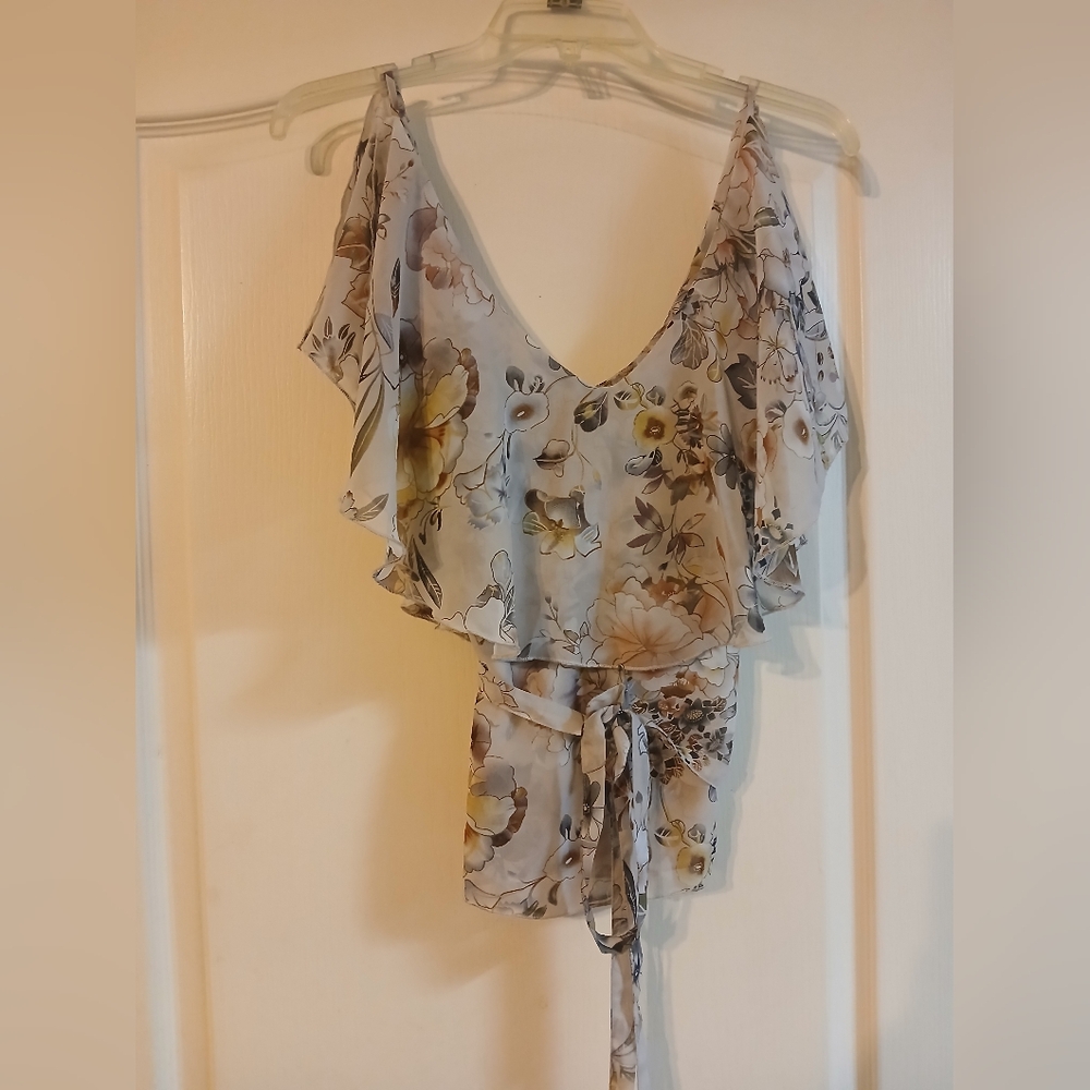 Cream and Brown Flutter Sleeve Ruffled Blouse